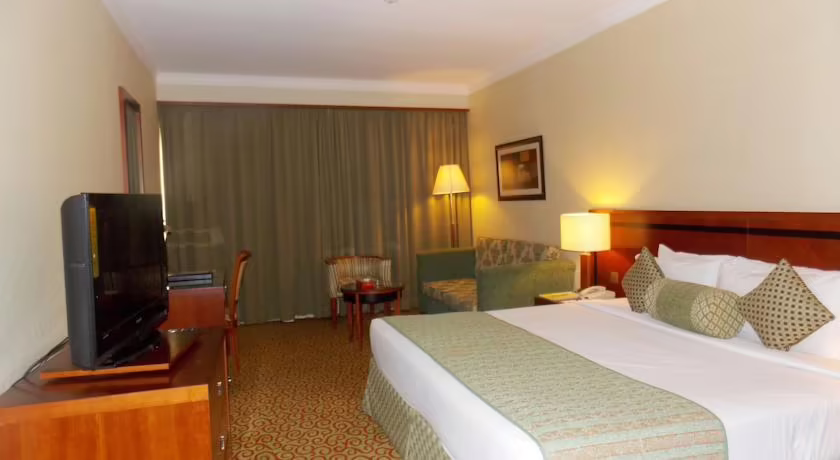 RAMEE ROYAL HOTEL APT