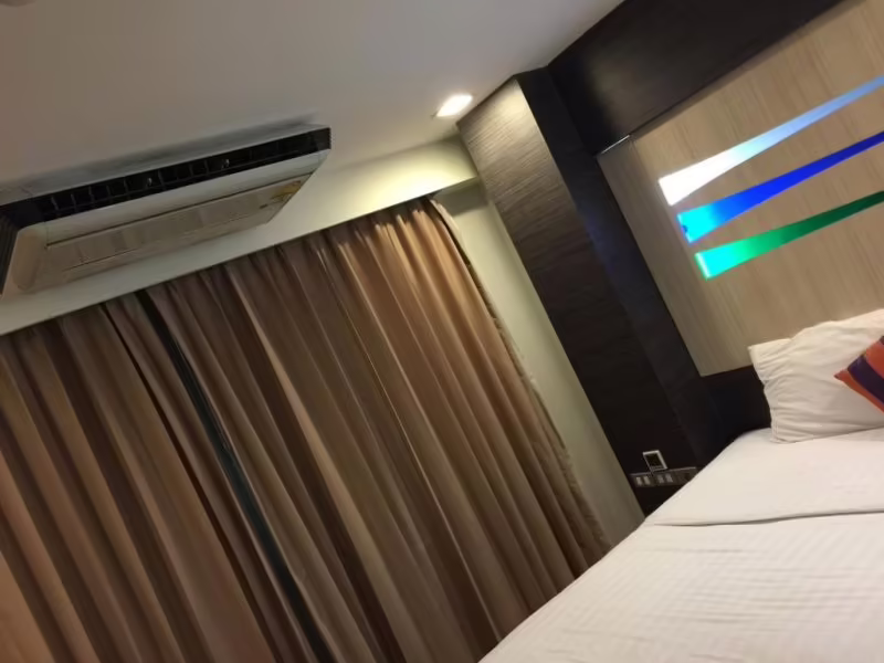 ICHECK INN SUKHUMVIT SOI 11 (EX. NARRY NANA BANGKOK)