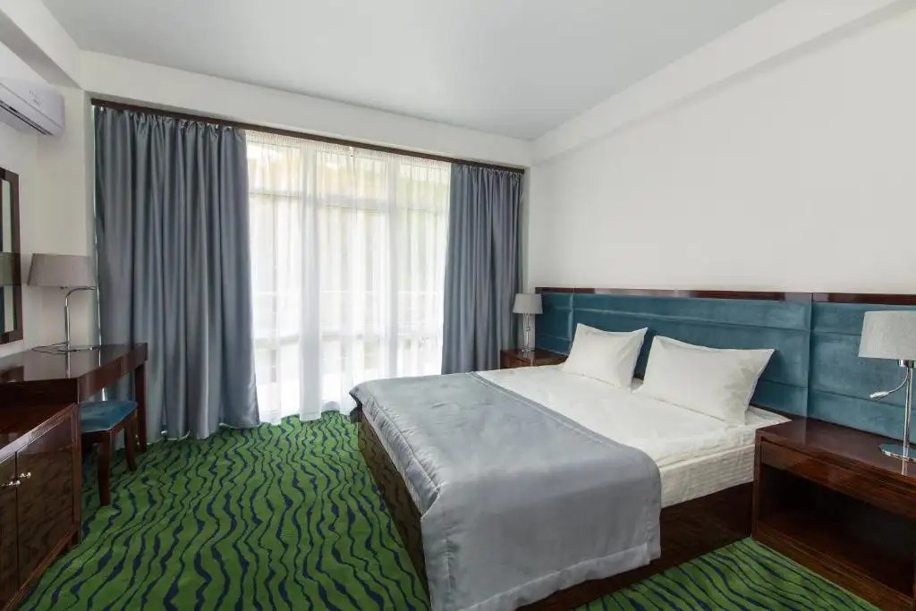 SUNRISE GARDEN HOTEL (САНРАЙЗ ГАРДЕН)