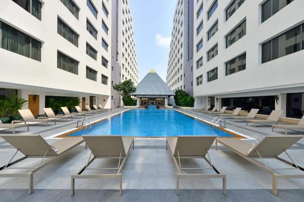 THE TWIN TOWERS HOTEL