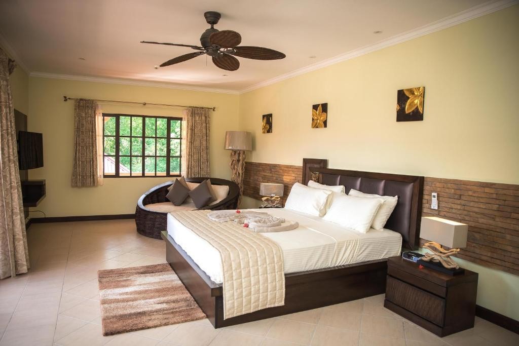 OASIS HOTEL RESTAURANT & SPA