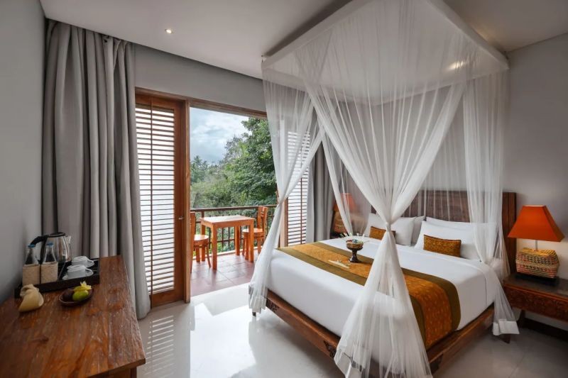 deluxe with balcony