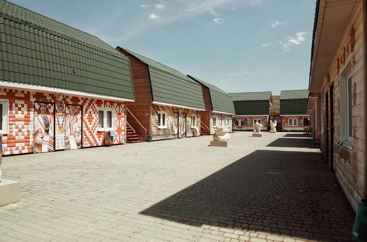 YOUNGE ART CAMP (EX. ДОМ ЮНГЕ)