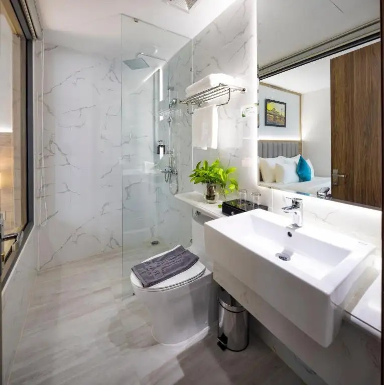 AVARI HOTEL