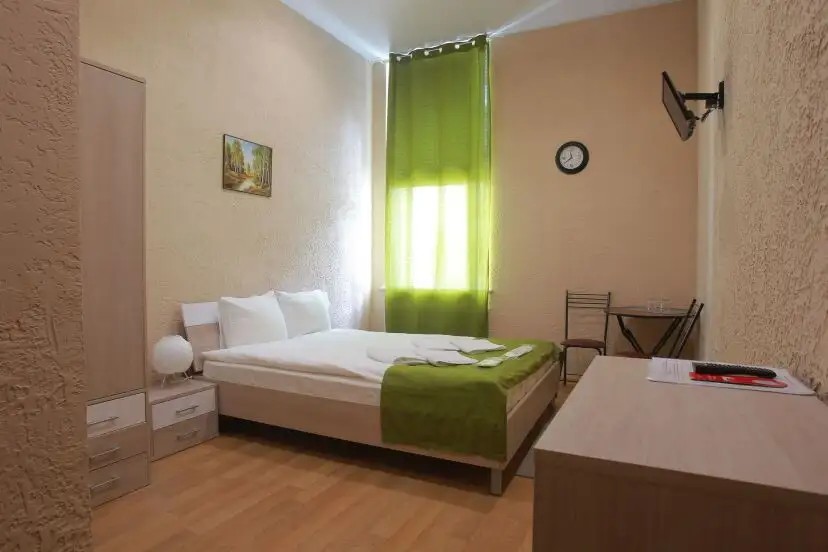 HOTELHOT ГОСТИНЫЙ ДОМ НА НЕВСКОМ