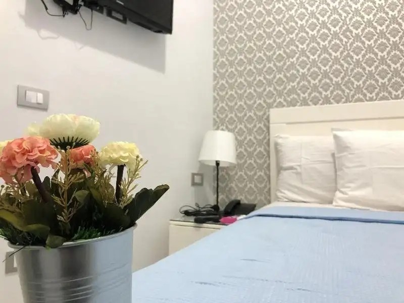 COLUMBIA HOTEL