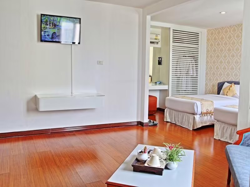 SUMMIT PAVILION HOTEL