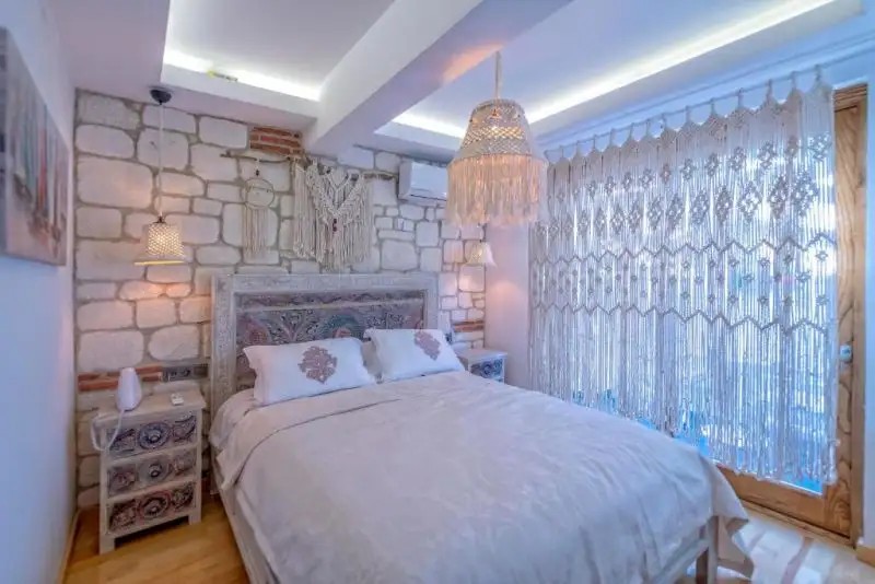 BORSA ROOMS & VILLAS