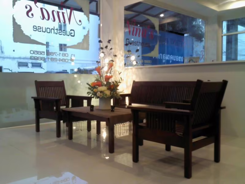 NINAS HOTEL