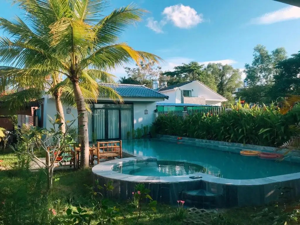 GREEN BUNGALOW 