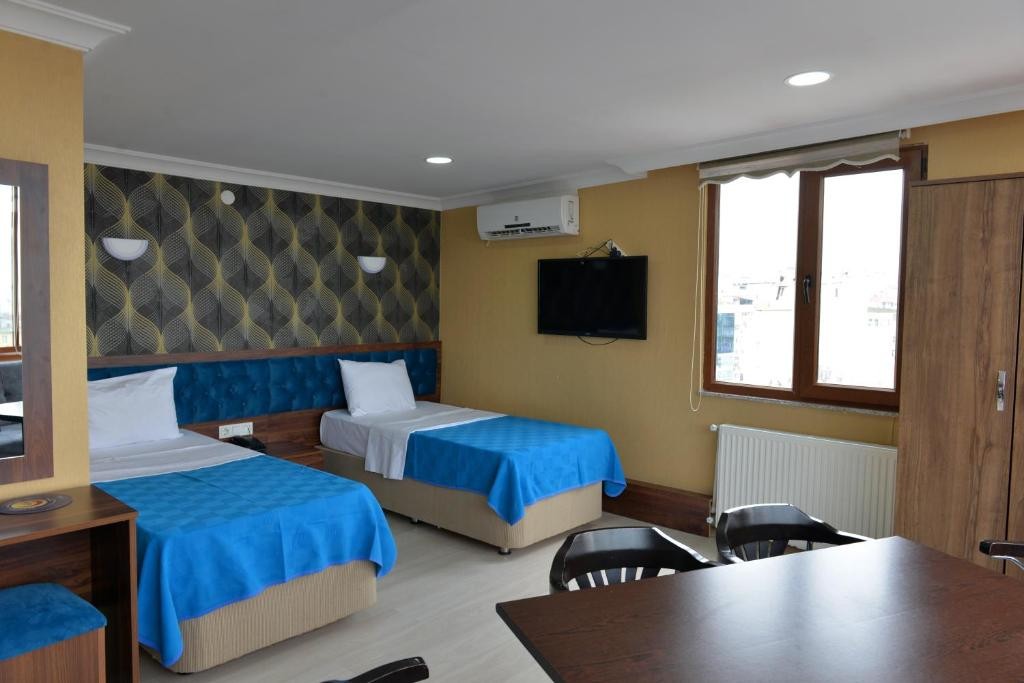 MARINA CITY HOTEL