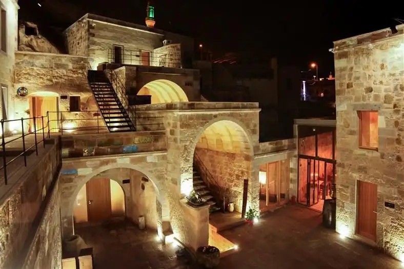 MILLSTONE CAVE SUITES HOTEL
