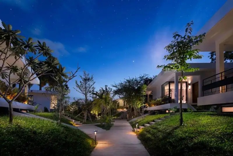 HILLOCKS HOTEL & SPA