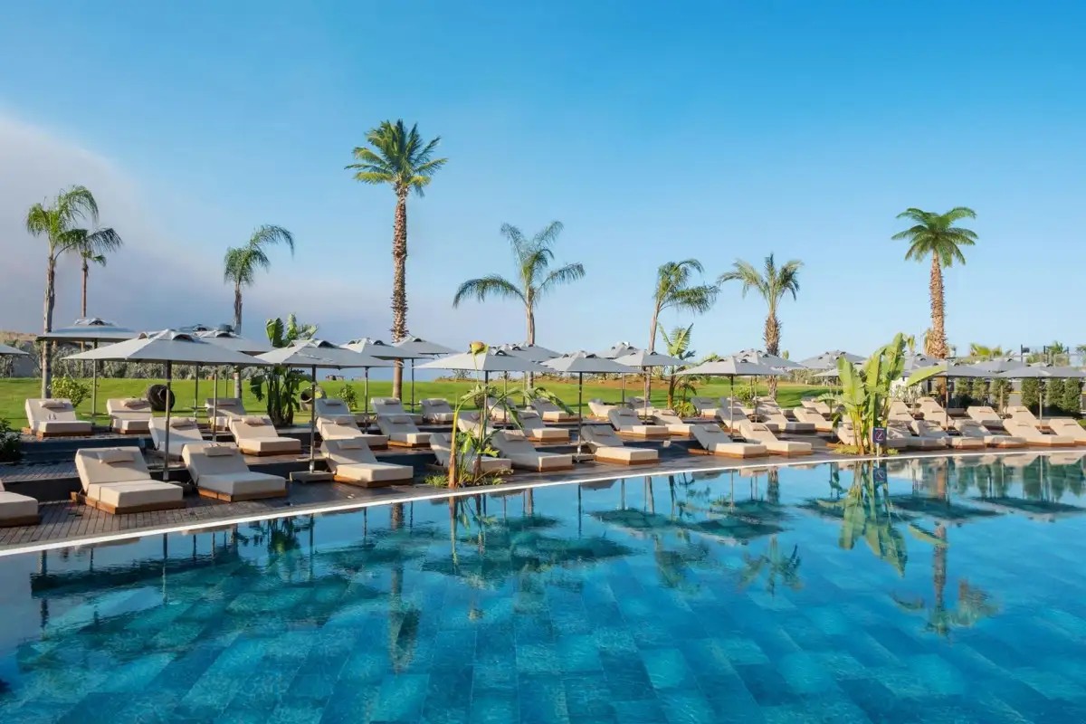 LIU RESORTS