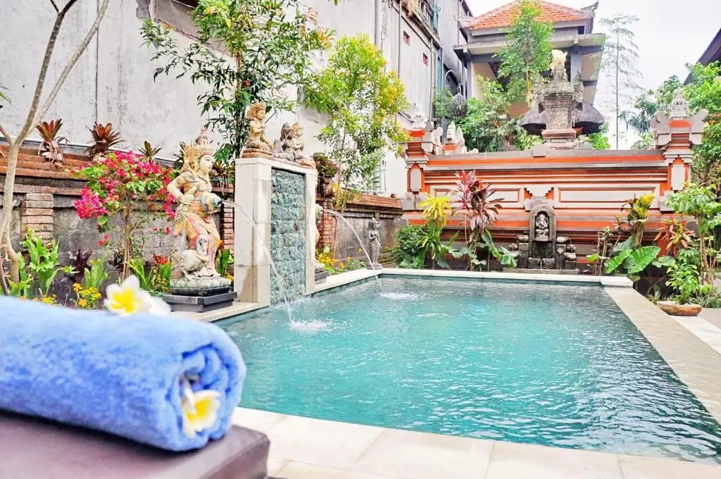 NICK HOMESTAY