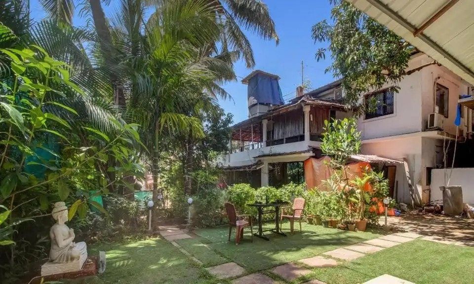 AQUA VISTA GUESTHOUSE