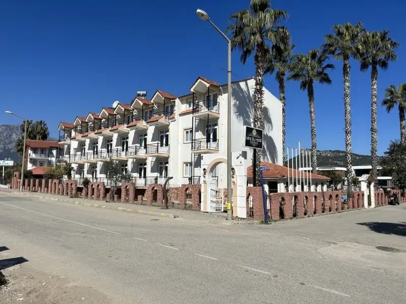 MIRA SU HOTEL CAMYUVA