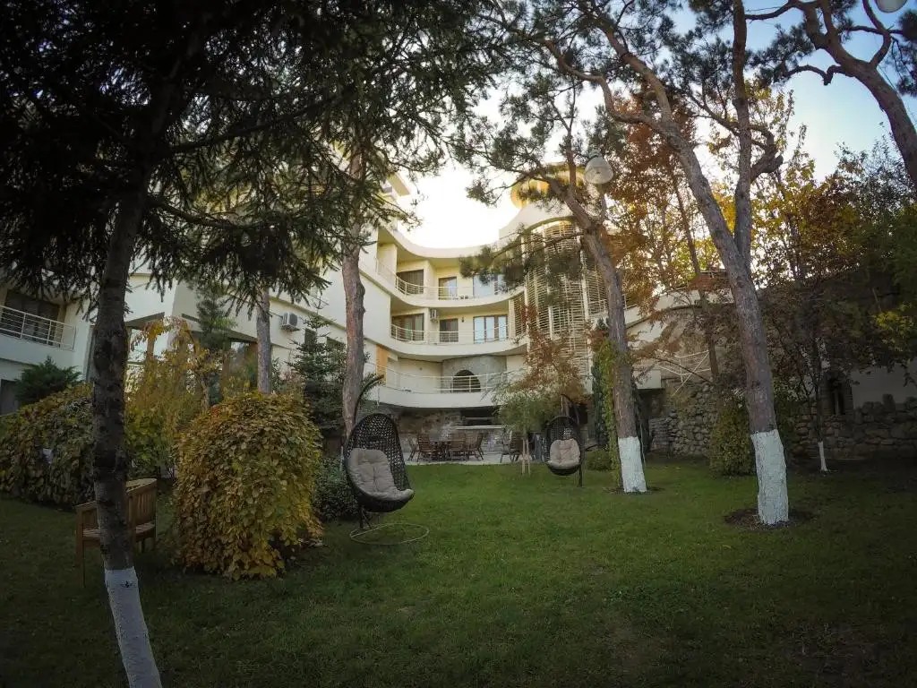 BEAUMONDE GARDEN
