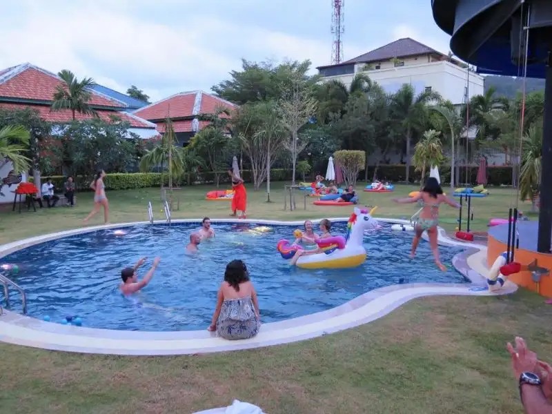 JAZZ U GARDEN RESORT