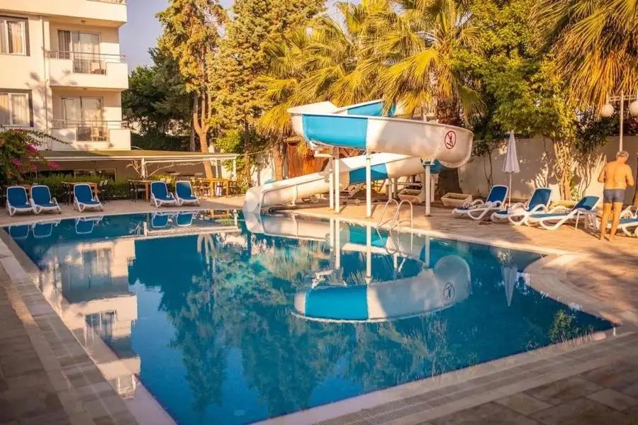 AKALIA SUITE HOTEL & SPA (EX. RISUS)