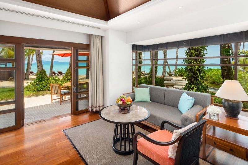 deluxe beachfront villa plunge pool