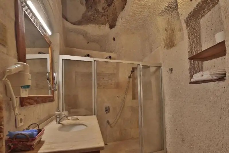 AMBER CAVE SUITES