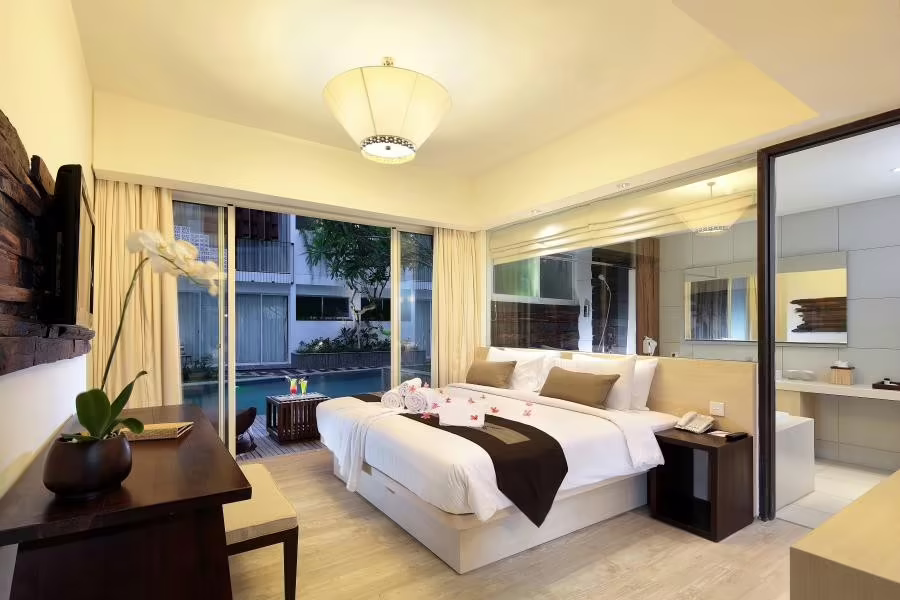 THE AKMANI LEGIAN