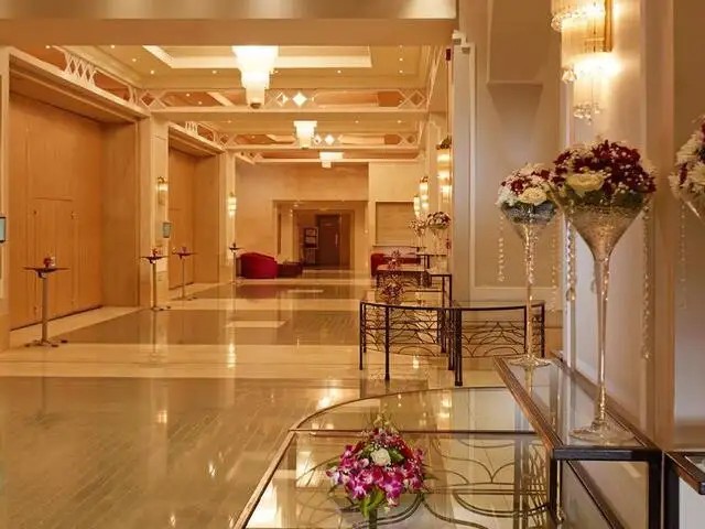 MILLENNIUM PLAZA DOWNTOWN (EX. CROWNE PLAZA DUBAI SHEIKH ZAYED ROAD)