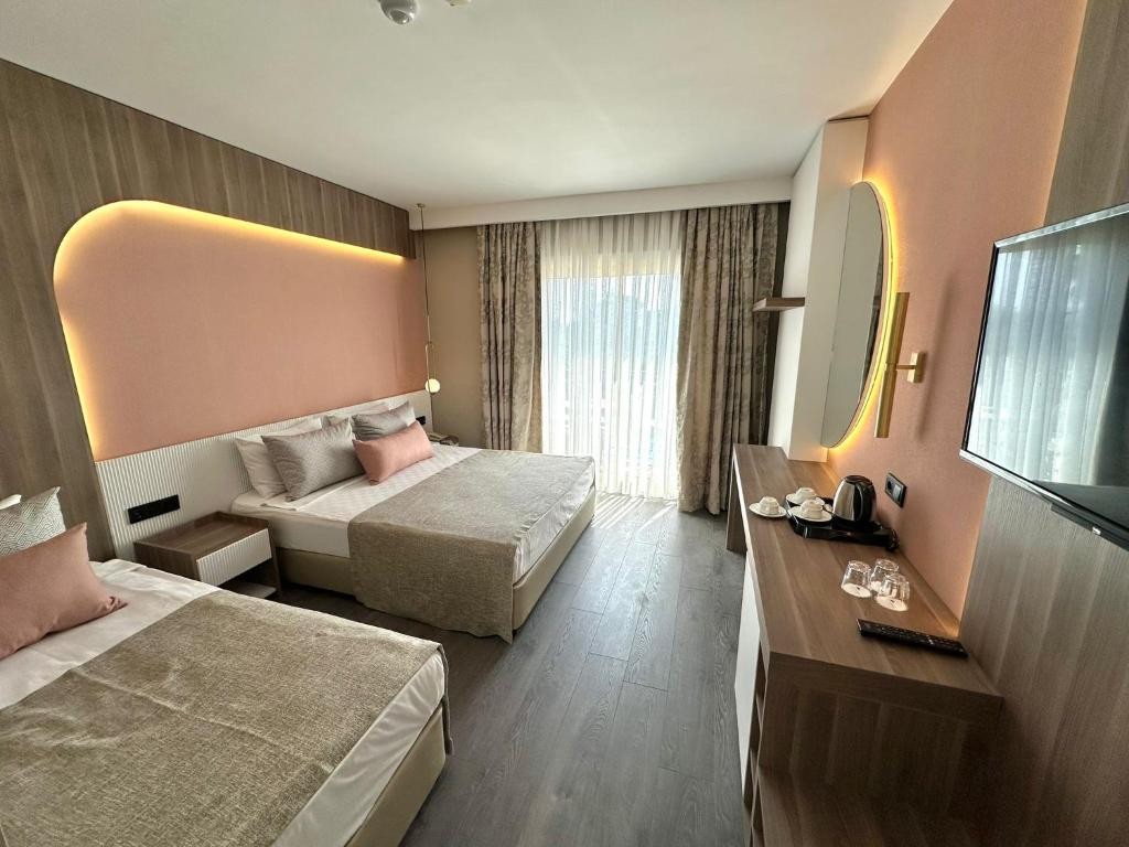 LOCEANICA BEACH RESORT HOTEL