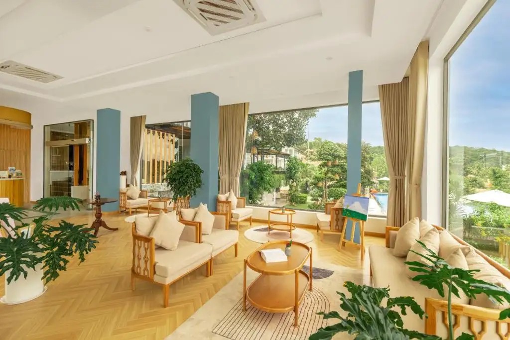 TOM HILL BOUTIQUE RESORT & SPA