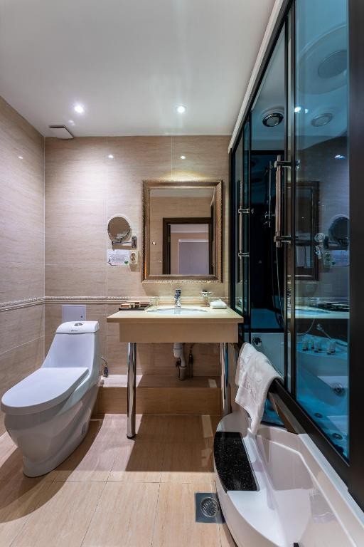 RENION PARK HOTEL