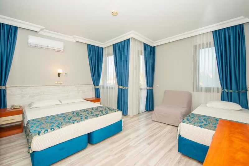 GOLDEN MOON HOTEL