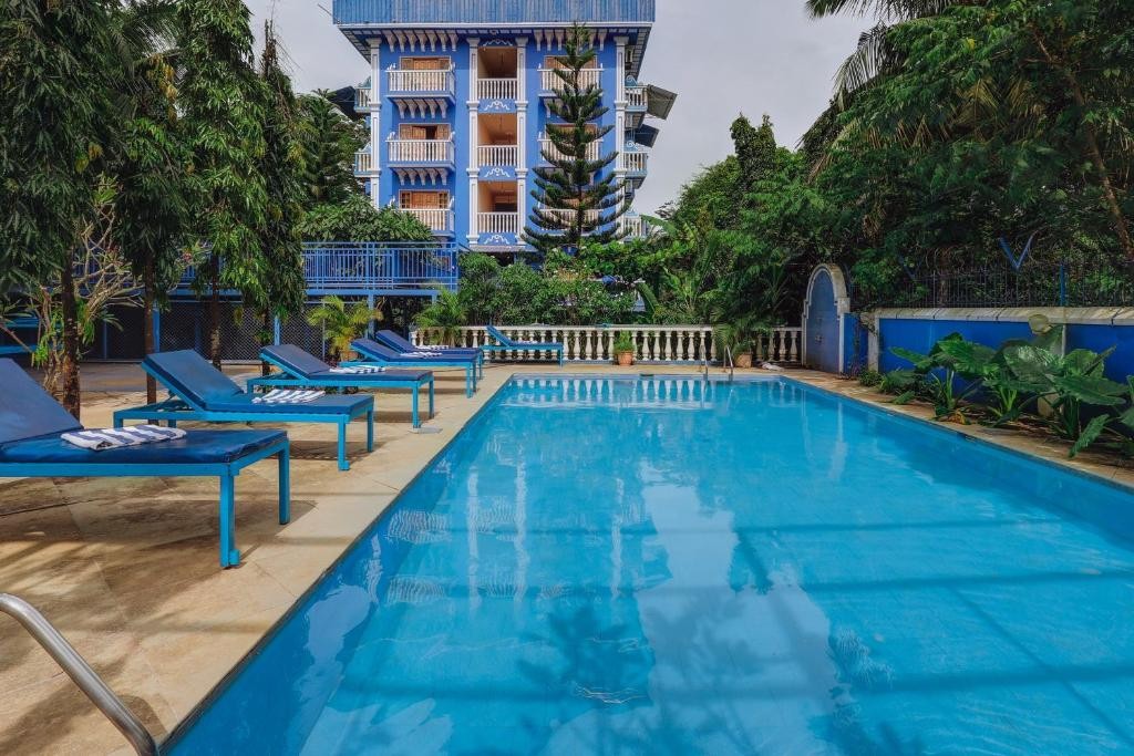 MAYFLOWER BEACH RESORT