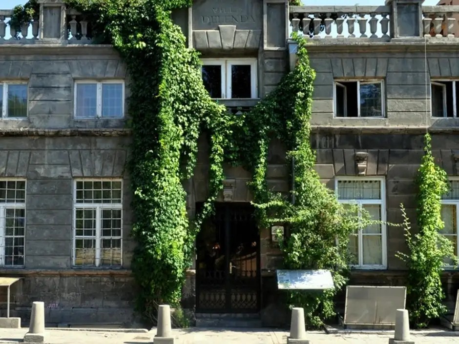 VILLA DELENDA