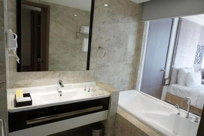 GOLDEN PEAK RESORT & SPA CAM RANH