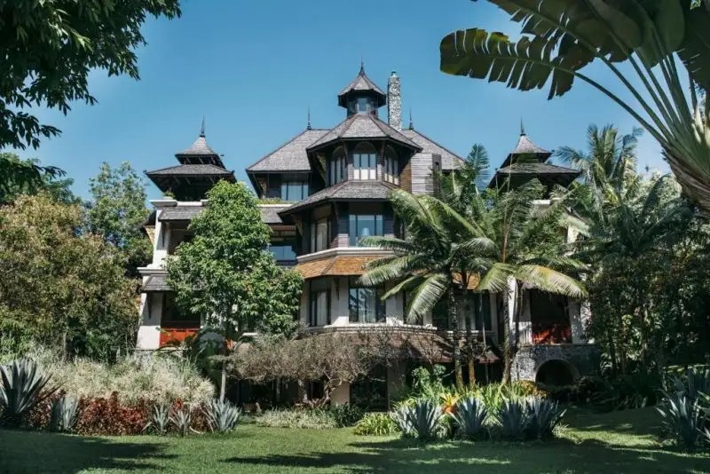 FOUR SEASONS RESORT
