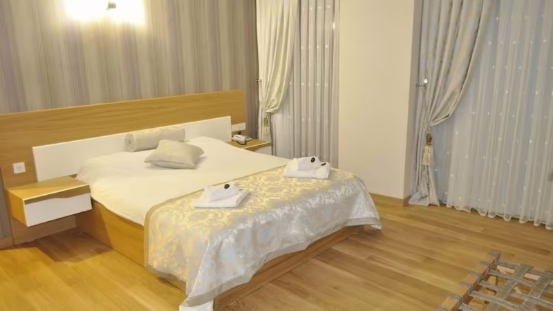 SHAH INN HOTEL