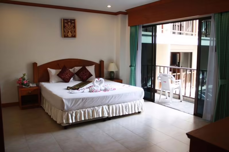 MT HOTEL PATONG