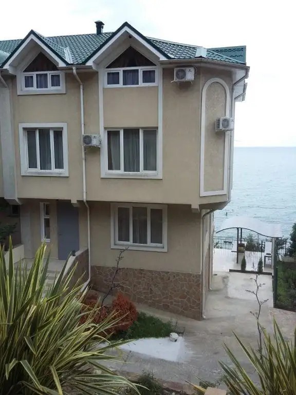 SEA HOUSE