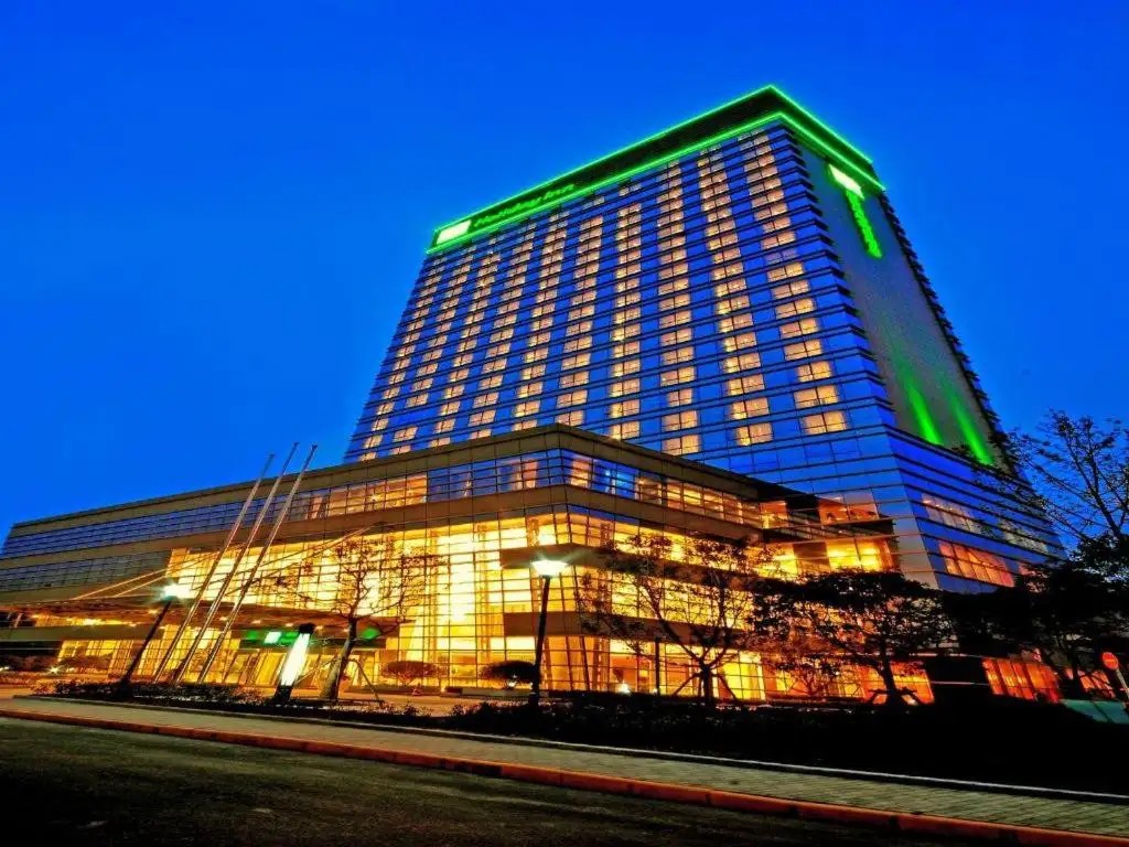 HOLIDAY INN GREENLAND CENTURY CITY