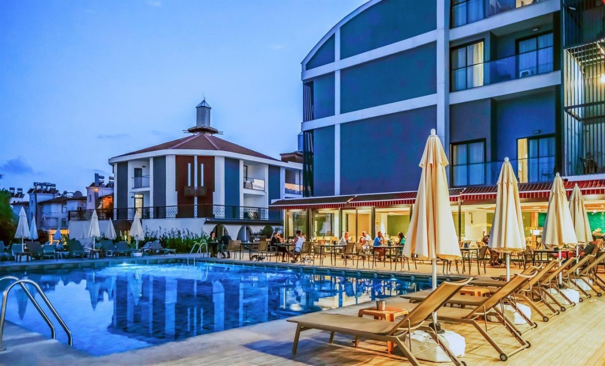 SIDE SQUARE HOTEL ADULTS ONLY 16+