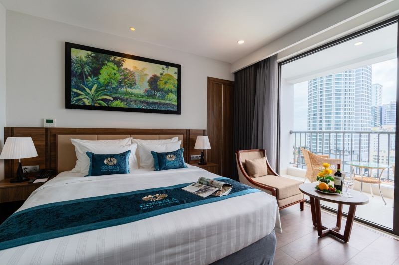 premier partial sea view