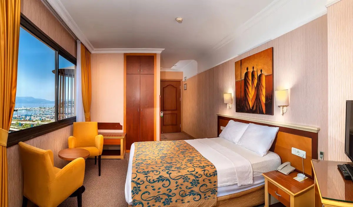 PALM HOTEL