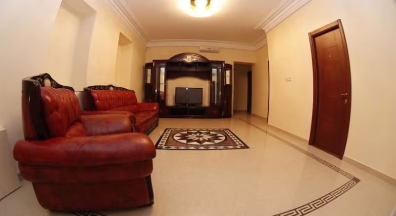 TOWN PALACE HOTEL