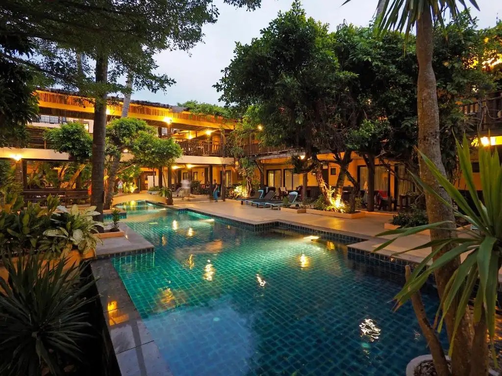 VACATION VILLAGE PHRA NANG INN