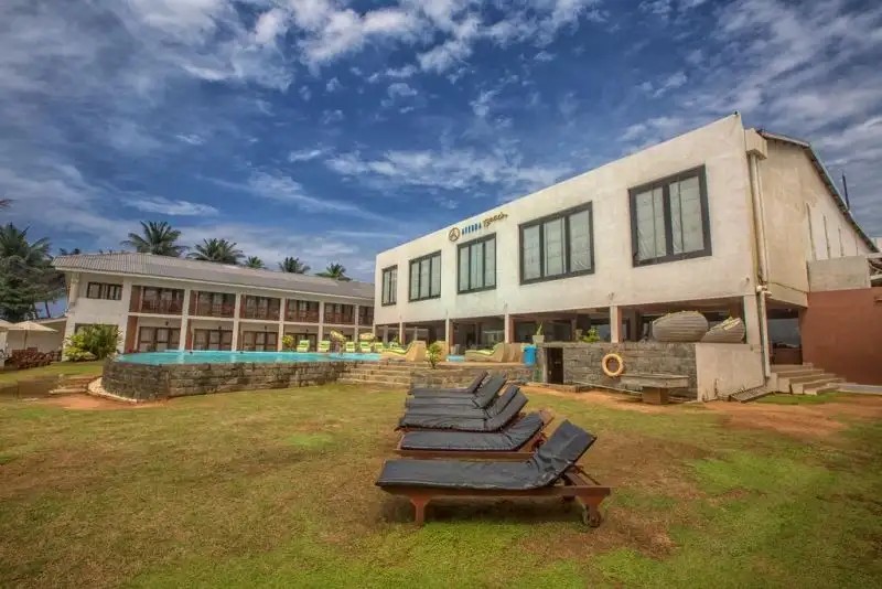 AVENRA BEACH HOTEL