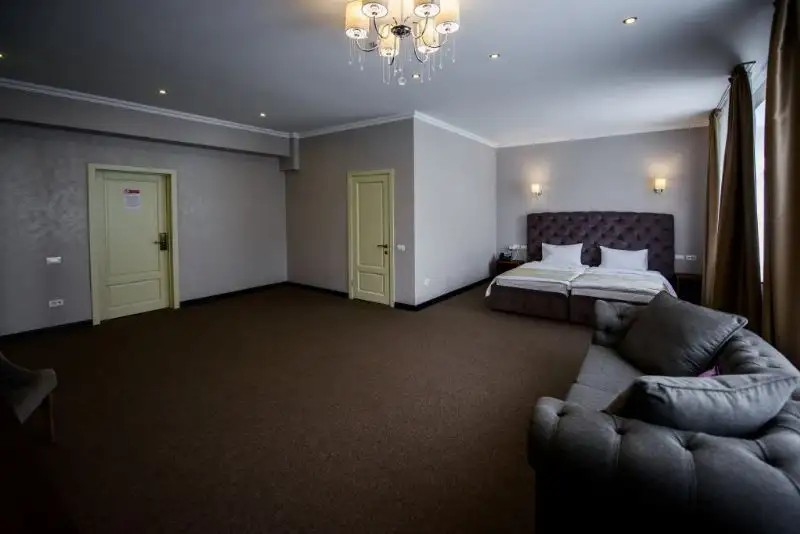 VICTORIA HOTEL
