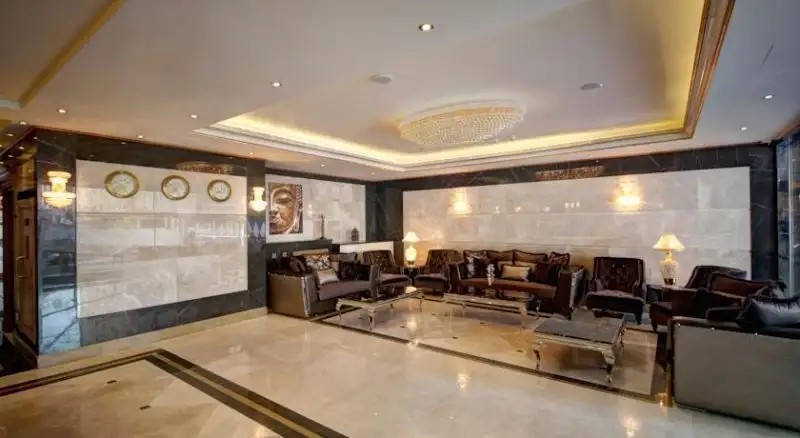 WHITE FEATHER HOTEL APT