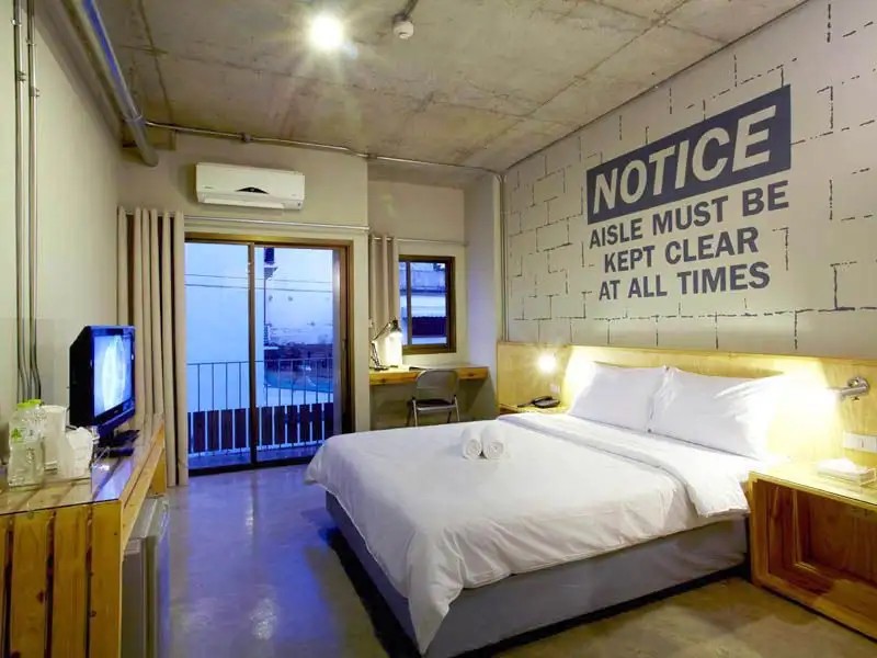 THE WAREHOUSE BANGKOK