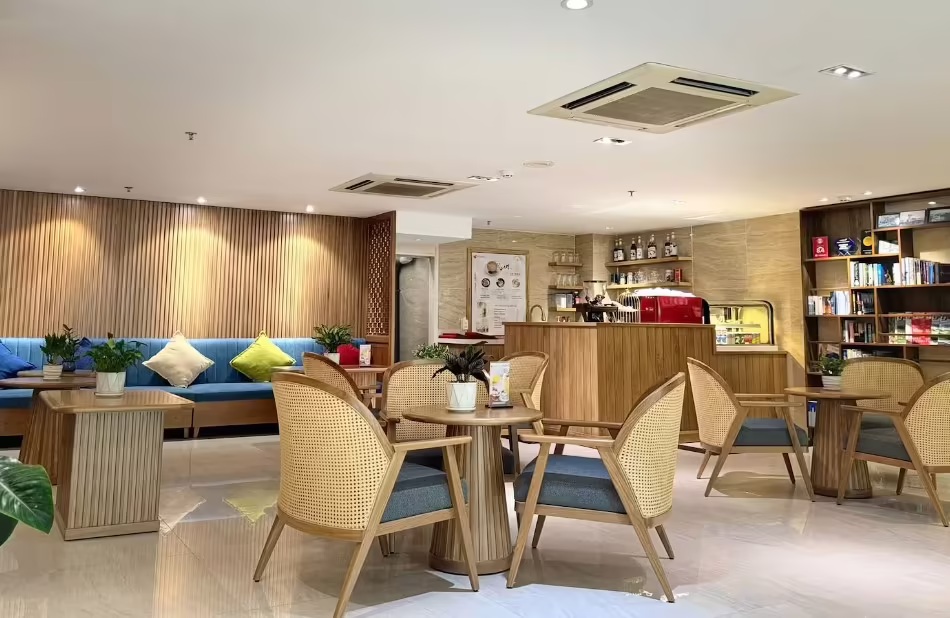 ADORA MIRA HOTEL SAIGON (EX. RAMADA ENCORE)